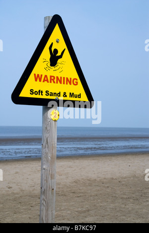 Weicher Sand und Schlamm Warnzeichen. Stockfoto