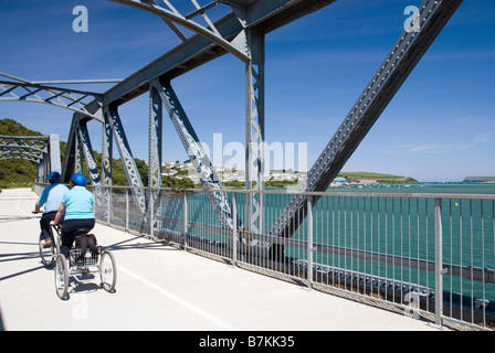 Radfahrer auf der Camel Trail in der Nähe von Padstow, Cornwall. Stockfoto