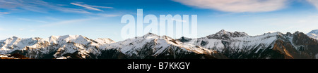 Panoramablick auf die Alpen auf Italienisch Französisch Grenzen Textfreiraum Stockfoto