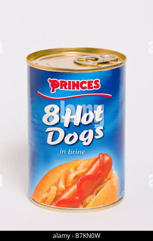 Eine Nahaufnahme von einer Dose von Fürsten Hot-Dog Würstchen Hot Dogs in Salzlake auf weißem Hintergrund Stockfoto
