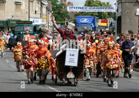 Witney Karnevalsumzug durch die Stadt 2008 Stockfoto