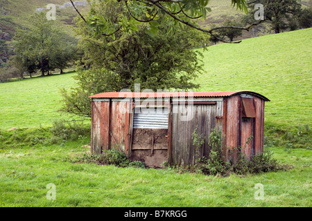 Alten Eisenbahnwagen verwendet eine Feld-Scheune Stockfoto