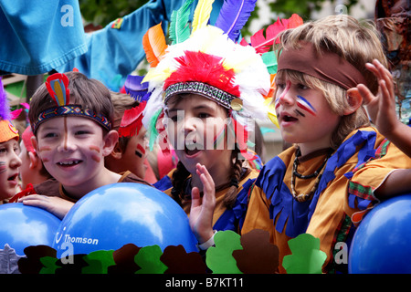 Witney Karnevalsumzug durch die Stadt 2008 Stockfoto