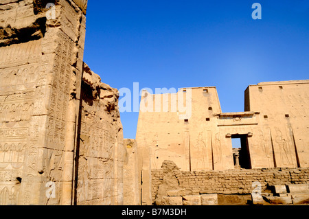 Der Tempel von Edfu in Ägypten der Gott Horus gewidmet ist Stockfoto