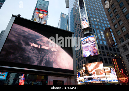 Armee-Rekrutierung und Wahlwerbung in Times Square, New York, USA, November 2008 Stockfoto