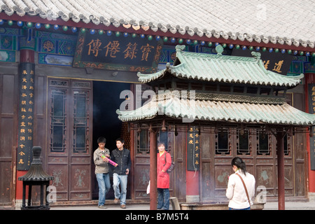 Angebote von Weihrauch bei Baxian Gong Tempel in Xian in China. Stockfoto