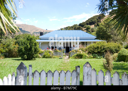 Altes Gehöft, Barrys Bay, Akaroa Harbour, Banks Peninsula, Canterbury, Neuseeland Stockfoto