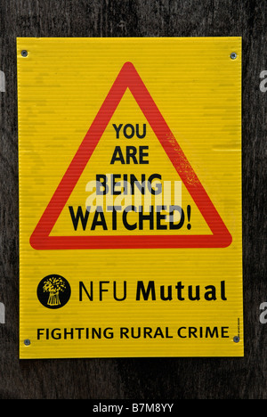 "Sie sind, beobachtet" gegenseitige NFU Zeichen auf einem Bauernhof Unterkunft, Aldeburgh, Suffolk, UK. Stockfoto