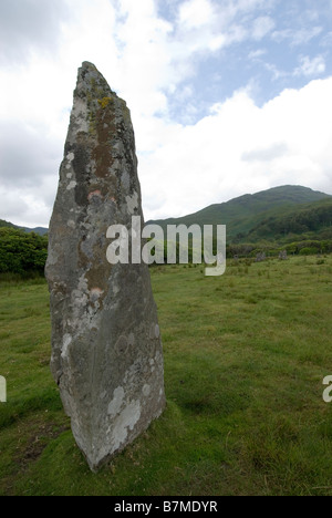 Eines der Menhire in der Lochbuie Steinkreis auf der Isle of Mull, Schottland Stockfoto