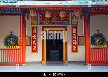 Chinesische Tempel in der Nähe von Saphan Taksin Skytrain Station Bangkok Thailand Asien Stockfoto