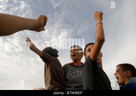 Beduinen-Kinder in ein Beduinendorf im Negev Wüste Südisrael Stockfoto