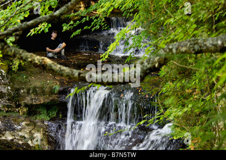 Mann am Anfang Kapelle fällt in Pictured Rocks National Lakeshore Michigan Stockfoto