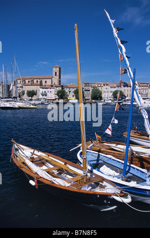 Hafen von La Ciotat & hölzerne Fischerboote, La Ciotat, Provence, Frankreich Stockfoto