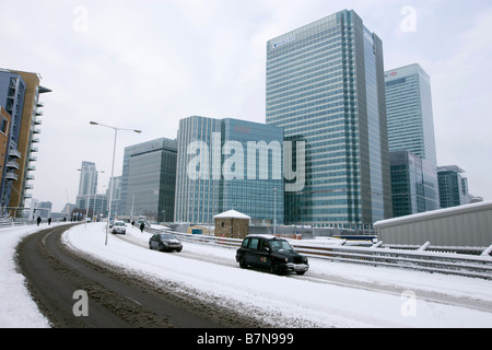 Aufnahmen im Schnee in den Docklands von London Februar 2009 Canary Wharf Gegend Stockfoto