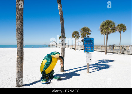 Abbildung einer Schildkröte von Anthony di Falco vor der Pier am Clearwater Beach, Golfküste, Florida, USA Stockfoto