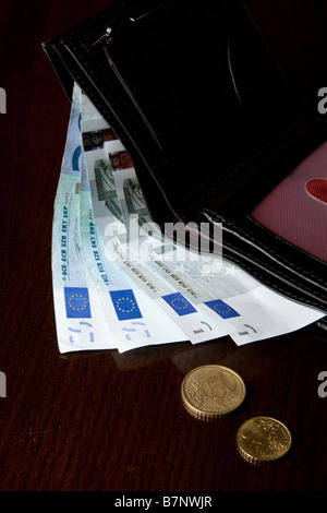 Euro auf eine Brieftasche. Stockfoto