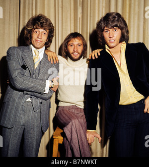 BEE GEES UK pop-Gruppe im Jahr 1976 von links Robin, Maurice und Barry Gibb Stockfoto