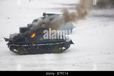 Brennende Deutschland Panzer Pz IV. Rekonstruktion des großen Vaterländischen Krieges (Zweiter Weltkrieg), 1943 Stockfoto