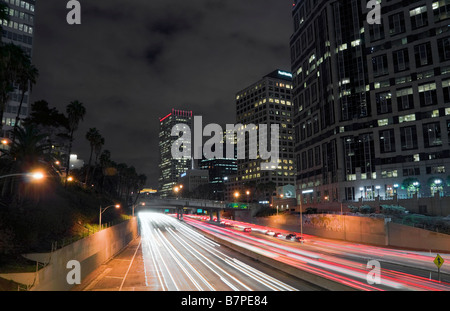 7th Street und Harbor Freeway, Los Angeles Bankenviertel Stockfoto