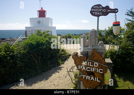 BRITISH COLUMBIA - Amphitrite Lighthouse auf der Wild Pacific Trail in der Stadt Ucluelet der Westküste von Vancouver Island. Stockfoto