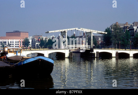 Amsterdams berühmten Skinny Bridge, oder Magere Brug Stockfoto