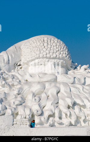 Eine Skulptur der Weihnachtsmann im Schnee und Eis Schneeskulpturen-Festival im Sun Island Park, Harbin, Heilongjiang China 2009 Stockfoto