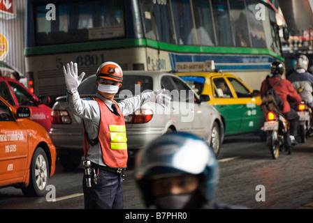 Parking attendant Regie Schwerverkehr Pathumwan Bezirk in Bangkok Zentralthailand Stockfoto