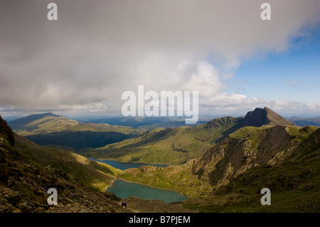 Llyn Llydaw Stausee und Glaslyn See vom Gipfel des Mount Snowdon Wales Stockfoto