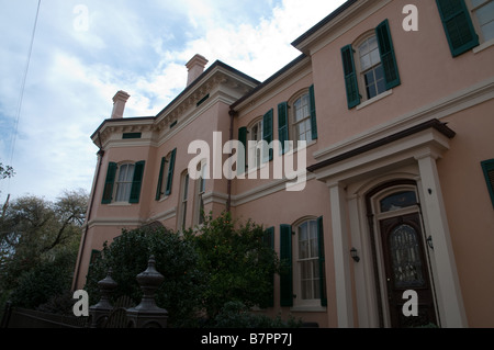 Beispiele für New Orleans Architektur im Garden District, in erster Linie auf St. Charles Avenue Stockfoto