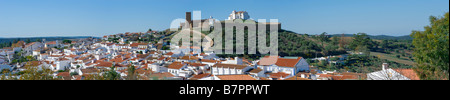 Portugal Alentejo Arraiolos Stadtburg und die Igreja Salvador Kirche in der Nähe von Évora Stockfoto