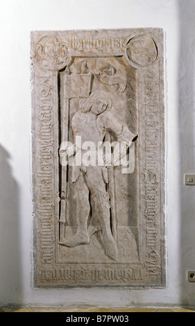 Bergkirchen Kath. Pfarrkirche St. Johannes Baptist Epitaph des Ritters Ulrich Statzinger von Eisolzried von M. Haldner 1471 eine d Stockfoto