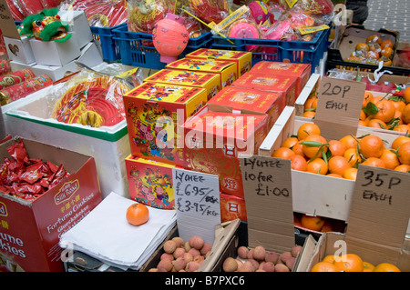 VEREINIGTES KÖNIGREICH. Obst und Gemüse laden in Chinatown, London Foto © Julio Etchart Stockfoto