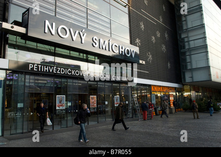 Novy Smichov Einkaufszentrum in Andel in Prag. Stockfoto