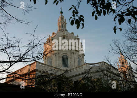 Kirche Basilica da Estrela, in Lissabon, Portugal. Stockfoto