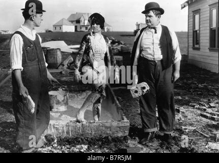Den letzten Schliff Jahr: 1928 USA Stan Laurel, Oliver Hardy, Regie: Clyde Bruckman Leo McCarey Stockfoto