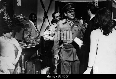 Les Canones de batasi Gewehren an Batasi Jahr: 1964-UK Jack Hawkins Regie: John guillermin Stockfoto