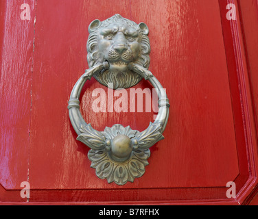 Rote Tür Detail in der historischen alten Hauptstadt Mdina, Malta Stockfoto