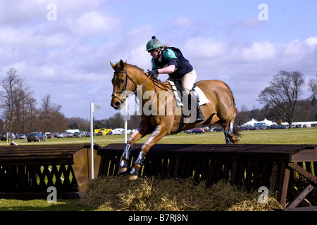 Sian Williams im Wettbewerb auf "Lammoski" bei der Belton House Horse Trials Tag 2008 Stockfoto