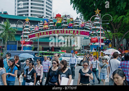 Weihnachten Singapur Orchard Road Menschen moderne Mode Luxus Shopping Mall Shop speichern Geschäfte Geschäfte Stockfoto