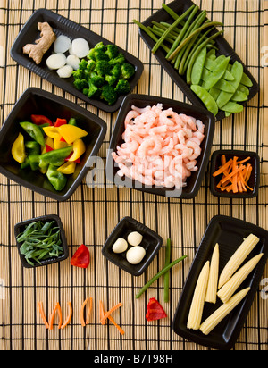 Wok-Zutaten frisch geschnittenen Gemüse zum Kochen Stockfoto