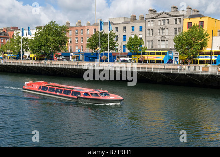 Touristischen Fahrtenyacht am Fluss Liffey, Dublin Irland, August 2006 Stockfoto