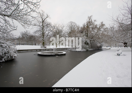 Walpole Park bedeckt im Februar Schnee Ealing London W5 Vereinigtes Königreich Stockfoto