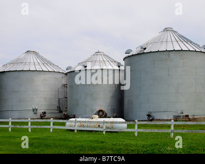 Bauernhof-Szene von interstate 80 im Landesinneren von Amerika aus gesehen. Stockfoto