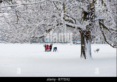 Die gemeinsame bedeckt Schnee Ealing London W5 Vereinigtes Königreich Stockfoto