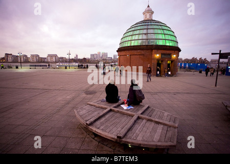 Sonnenuntergang am Greenwich Foot Tunnel London Borough of Tower Hamlets Greenwich mit Stockfoto