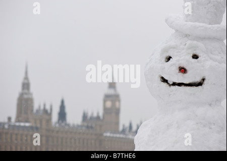 Schneemann auf Albert Embankment London Vereinigtes Königreich Stockfoto