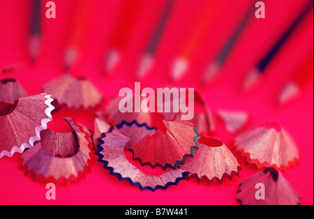 Farbstifte und Späne Stockfoto