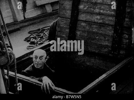 Nosferatu, eine Symphonie des Grauens Nosferatu, eine Symphonie des Schreckens Jahr: 1922 - Deutschland Regisseur: F.W. Murnau Max Schreck Stockfoto