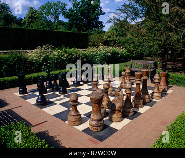 Riesen-Schach an Bord Groombridge Place Tunbridge Wells Kent UK Stockfoto