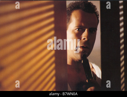 Hartes Jahr sterben: 1988 USA Regie: John McTiernan Bruce Willis Stockfoto